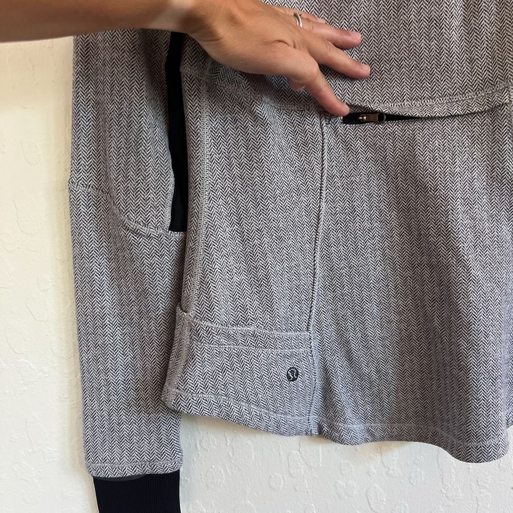 lululemon athletica Gray Long-Sleeve Half-Zip Pullover - Picture 12 of 13